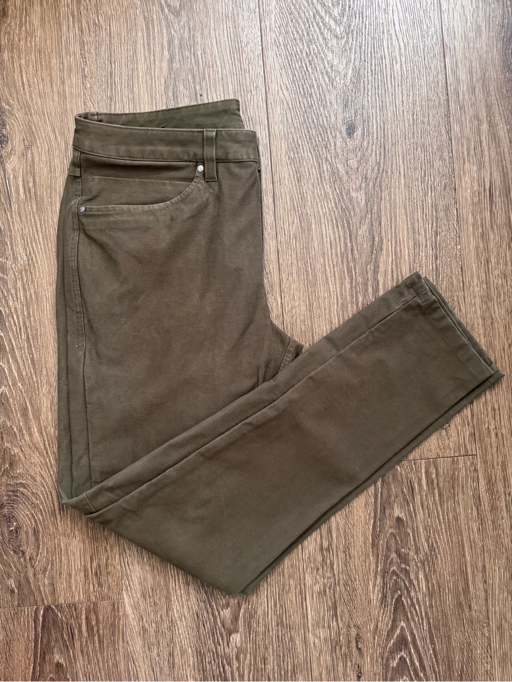 Men's lululemon ABC Slim pants in Dark Olive Green